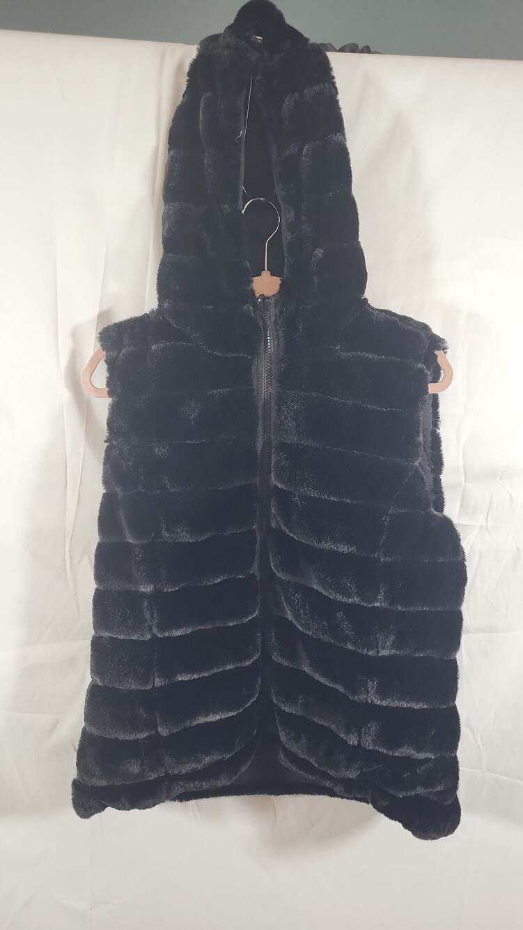 Be Boundless Reversible  Grooved Faux Fur Hooded Vest in Black, size L